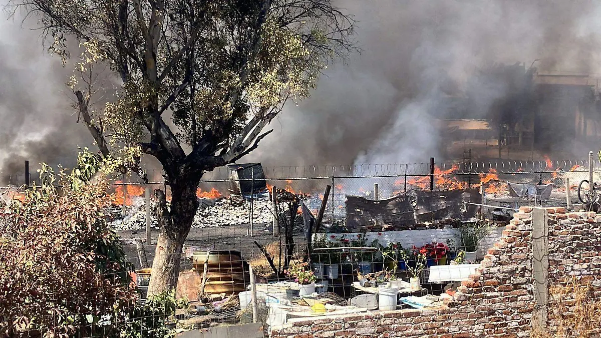 INCENDIO RECICLADORA (3)